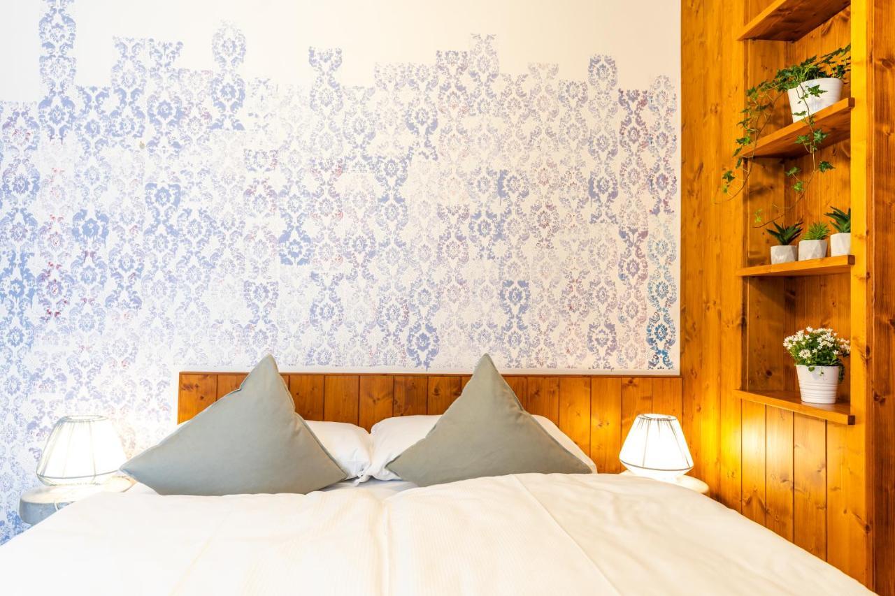 Sleep In Venzone Hotel Exterior foto